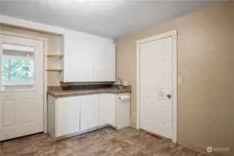 Large Laundry/Utility Room downstairs