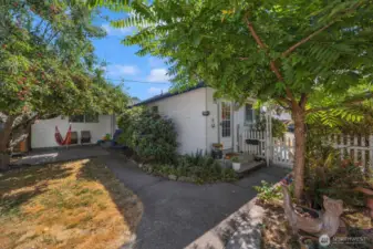 side view of the house and the studio