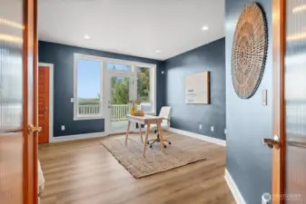 Dedicated work from home office, ideal for work, study or creative projects