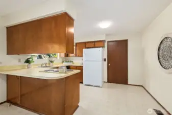 Here's the kitchen - a vintage charmer!