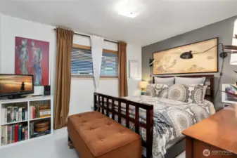 Apartment 2:      Bedroom 1