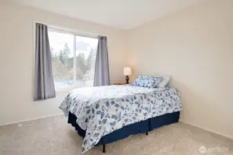 Second bedroom.