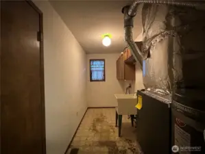 Utility room off kitchen