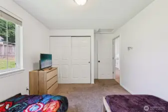 Second bedroom.