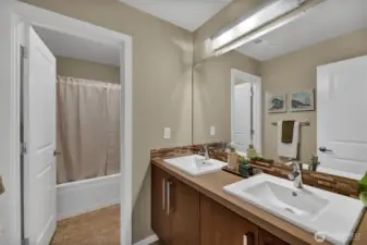 Full hall bath