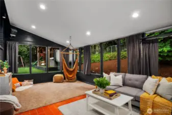 Bonus playroom/Sunroom Off Kitchen & Dining Room