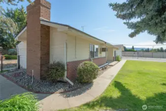 Side yard. Entire lot has low-maintenance landscape and is fully irrigated.
