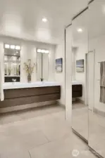 Luxurious Bath & Grand Walk-In Closet
