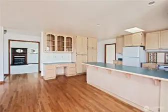 Large built in desk to organize your day!