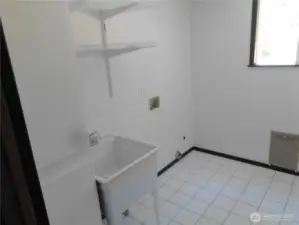 LAUNDRY ROOM LOWER LEVEL
