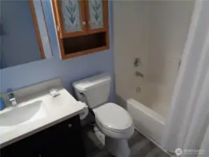 fULL BATH