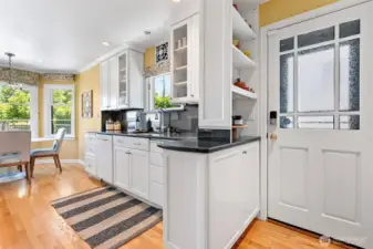Bright and happy kitchen.
