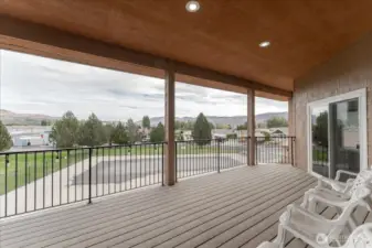 Clubhouse covered deck