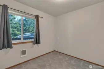 Second upstairs bedroom