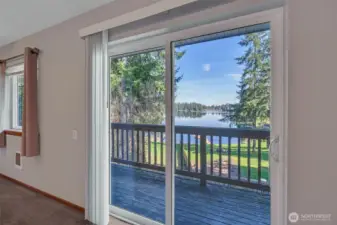 Sliding glass door to upper deck