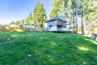 Spacious backyard on lakefront lot