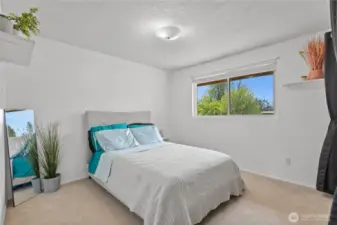 2nd bedroom