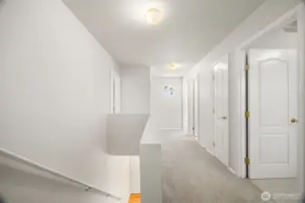 The 3 bedrooms are all upstairs.