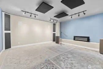 Lower Level Bonus/Music Room
