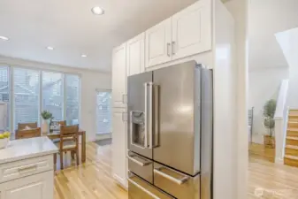 Enjoy all the stainless steel appliances.