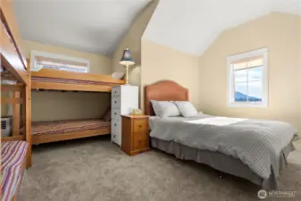 Front bunkroom offers 4 bunkbeds and one queen bed