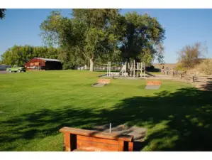 Horseshoe pits & playground