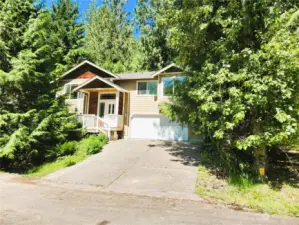 Easy access Sudden Valley home on quiet one way loop street just minutes from town