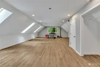 bonus room