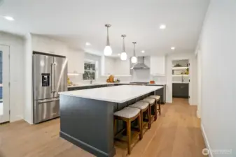 Chef's Kitchen w/oversized island