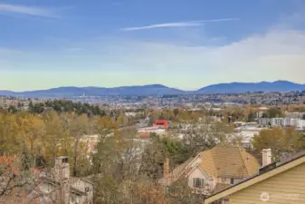 Home features great Cascade Mountain Views.