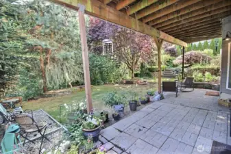Separate access to MIL where you will find a beautiful kitchen with dining area, living room, 3/4 bathroom, bedroom and laundry room! Pictures on Tuesday!! Separate parking and driveway!!
