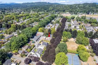 Across the street from Vandercook Park and only a couple blocks from Lake Sacajawea