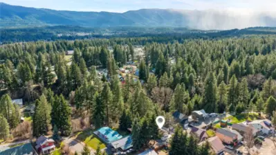 2 minutes to downtown...but feels like a word away!