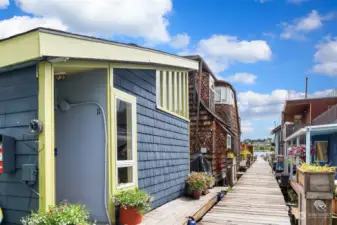 Beautifully maintained dock