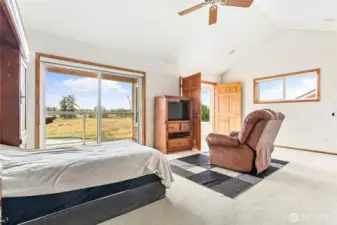 Main level primary suite