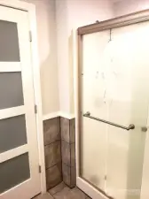 Ceramic tile throughout