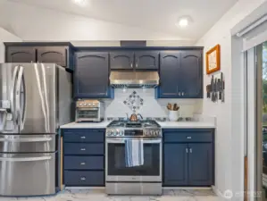 New gas range (this kitchen is also set up for electric if you prefer)
