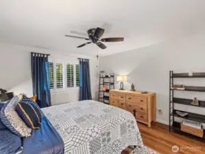 Primary also has a new ceiling fan installed