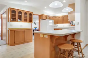 Eating bar in kitchen at family room