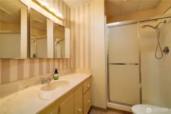 Main Bathroom