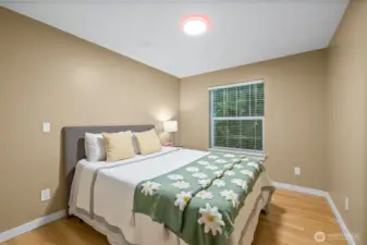 Second large bedroom