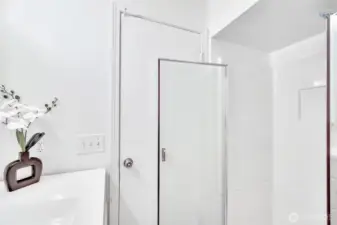 Another view of the main floor bath.