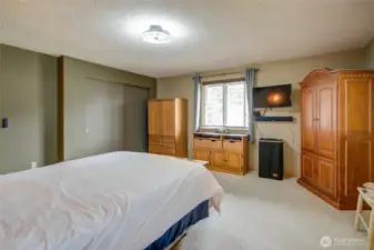 Primary Bedroom, cont