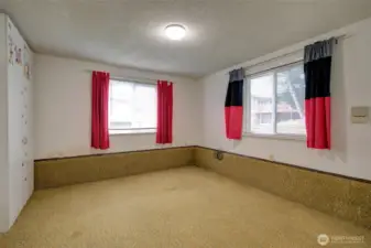 Lower level bonus room