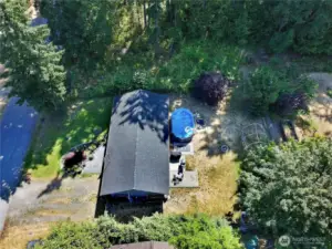Three parcels, room to build a garage next to the house.