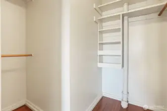 Large walk-in closet in the primary suite!
