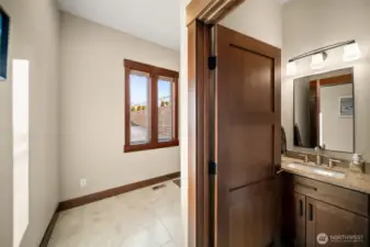 Main floor 1/2 bath.