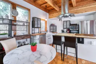 Kitchen/ Eating Space