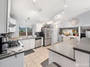 Spacious Kitchen w/ Island and Pantry