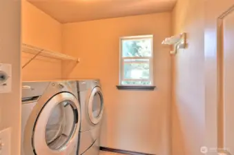 Washer and dryer stay
